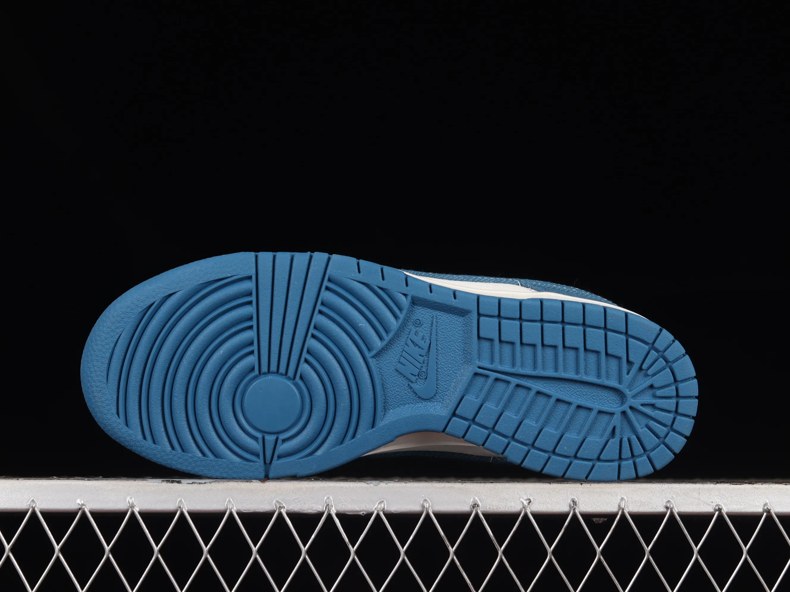 All Categories Nk SB Dunk Series Nk SB Dunk Low Low-top sneakers Cost-effective version Nk Dunk Low "Industrial Blue" Sashiko embroidery theme SB low-top sports and leisure sneakers DV0834-101